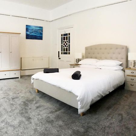 Summer Breeze -3 Bed-Sleeps 6-Parking-Walk To The Beach-Spacious-Families-Groups-Professionals Welcome Bournemouth Bagian luar foto