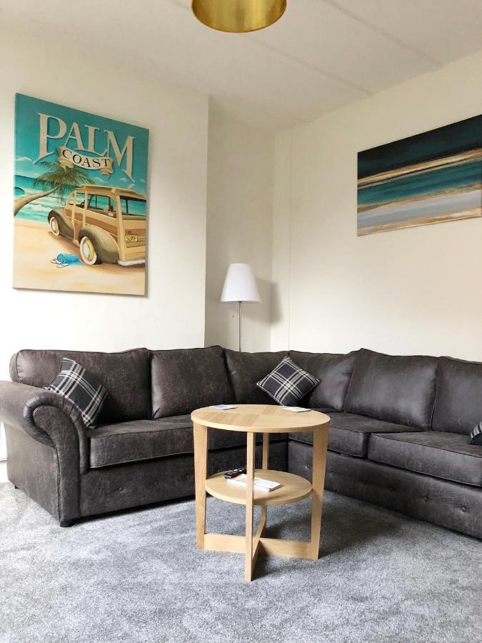 Summer Breeze -3 Bed-Sleeps 6-Parking-Walk To The Beach-Spacious-Families-Groups-Professionals Welcome Bournemouth Bagian luar foto