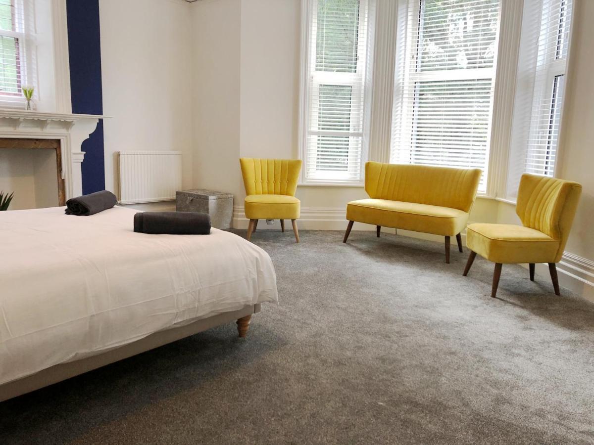 Summer Breeze -3 Bed-Sleeps 6-Parking-Walk To The Beach-Spacious-Families-Groups-Professionals Welcome Bournemouth Bagian luar foto