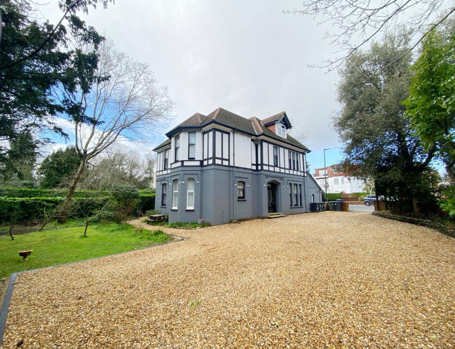 Summer Breeze -3 Bed-Sleeps 6-Parking-Walk To The Beach-Spacious-Families-Groups-Professionals Welcome Bournemouth Bagian luar foto
